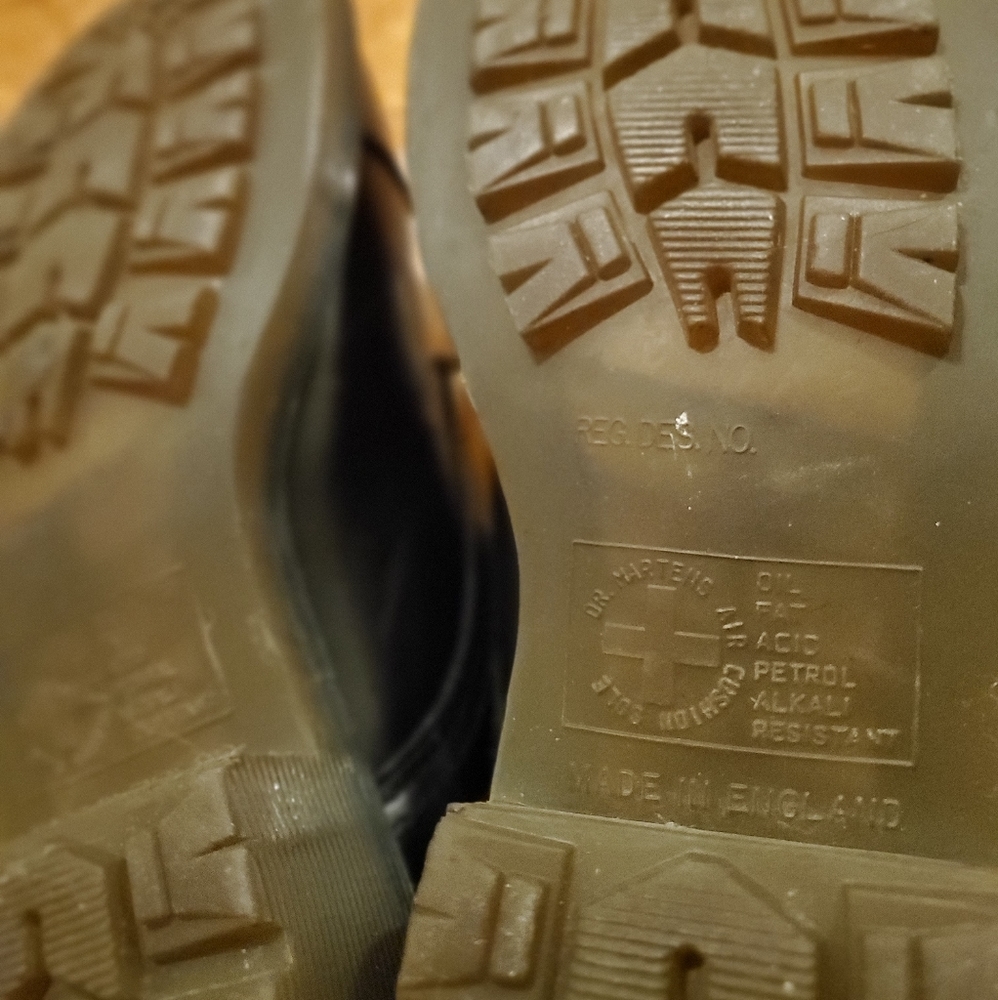 Dr. Martens - Picture 2 of 4
